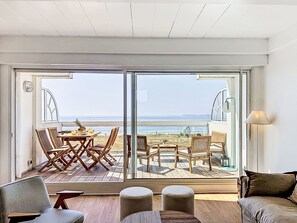 TV - Madavoar by Interhome (Carnac)