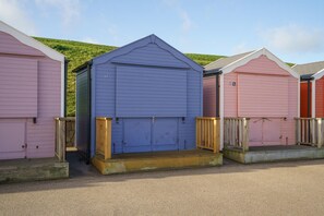 Exterior - Beautiful Luxury Beach House 4 bed 4 Bath newly renovated (Gorleston-on-Sea)