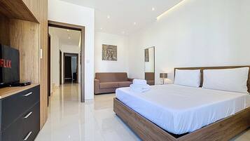 3 bedrooms, iron/ironing board, travel crib, WiFi