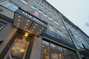 Exterior - Fair Hotel Europaallee (Frankfurt)