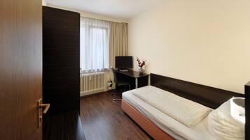 Standard-Einzelzimmer, Nichtraucher | Schreibtisch, laptopgeeigneter Arbeitsplatz, kostenloses WLAN