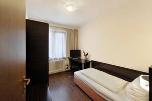 مكتب ومساحة عمل للكمبيوتر المحمول وواي فاي مجانًا