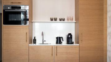 Pengeskab på værelset, arbejdsområde til bærbare computere