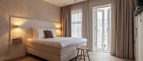 Family Quadruple Room, Non Smoking, Balcony | In-room safe, laptop workspace, iron/ironing board, free WiFi