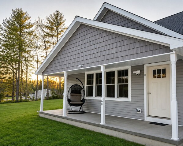 Exterior - Modern 3BR Wellness Retreat w/Jacuzzi, Infrared & wood burning Saunas, EV-Charge (Half Moon)