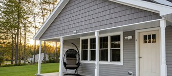 Modern 3BR Wellness Retreat w/Jacuzzi, Infrared & wood burning Saunas, EV-Charge