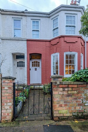 Exterior detail - HampStay in  quick and easy access to central London. (London)
