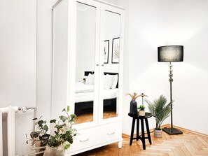 Iron/ironing board, free WiFi, bed sheets - Cozy Apartment for family next to Wawel II, Gertrudy 19 (Kraków)