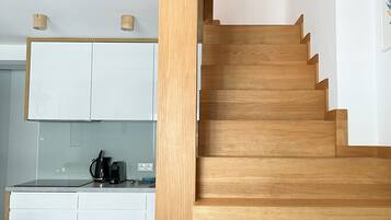 Refrigerador, microondas, lavavajillas, cafetera/tetera