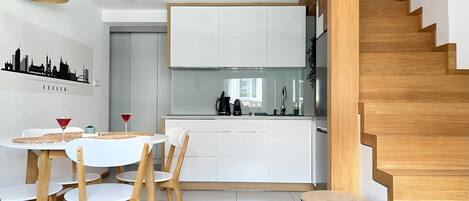 Kühlschrank, Mikrowelle, Geschirrspüler