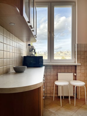 Frigorifero, microonde, forno, macchina per tè/caffè