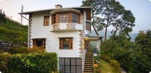 Deluxe-Villa | Fassade der Unterkunft – Abend/Nacht