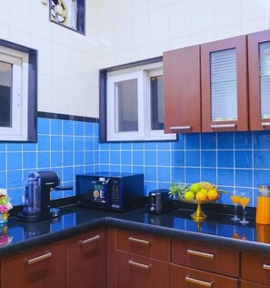 Wasserkocher mit Kaffee-/Teezubehör