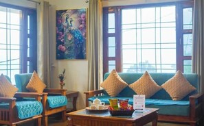 Deluxe Villa | Living area - Ananda Villa Bhimtal By Delight Stay (Nainital)