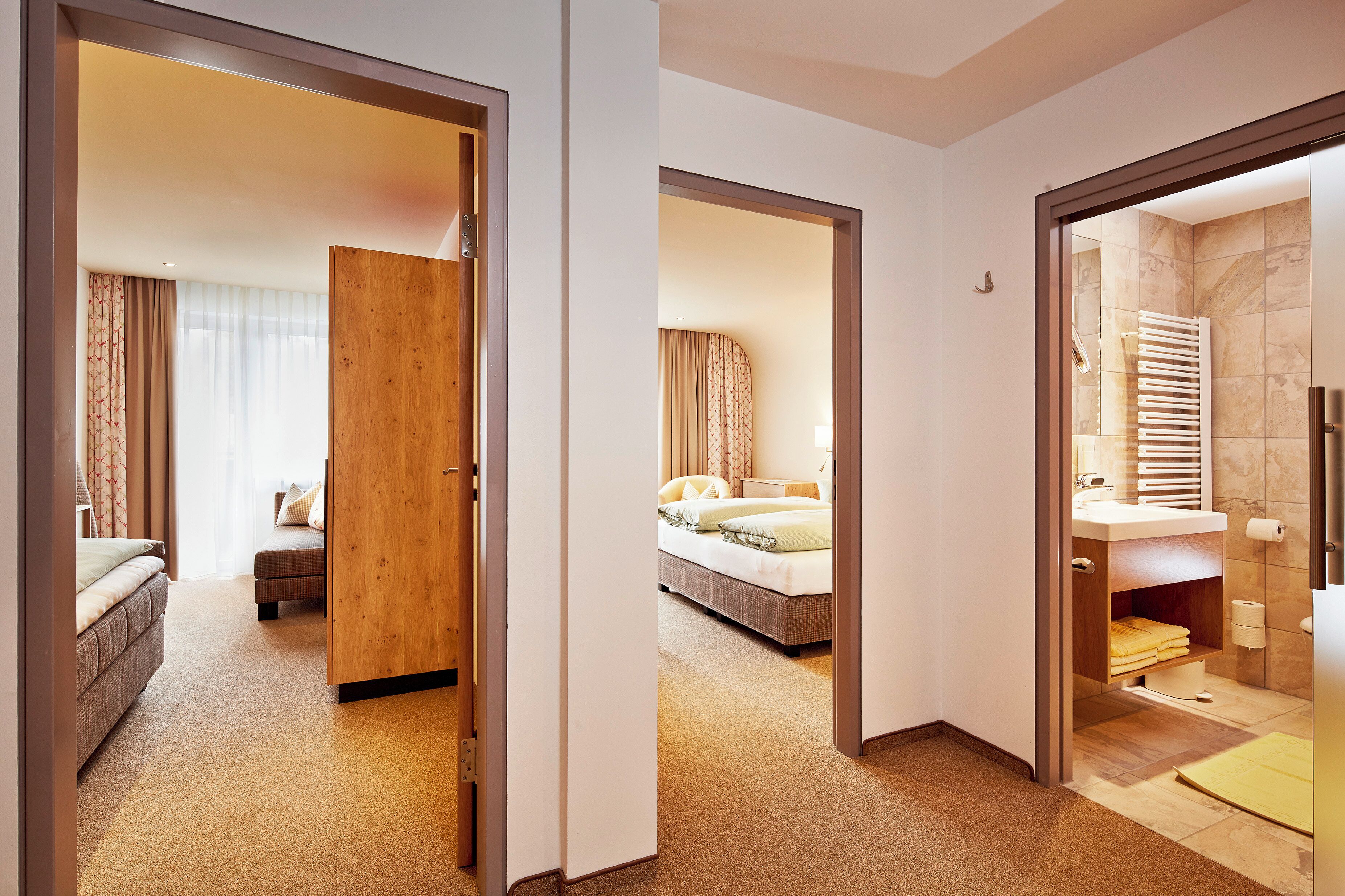 Suite | In-room safe, soundproofing, free WiFi