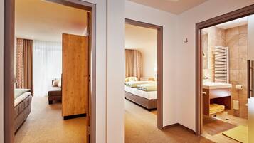 Suite | In-room safe, soundproofing, free WiFi
