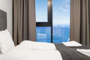 2 habitaciones, tabla de planchar con plancha, wifi y ropa de cama 