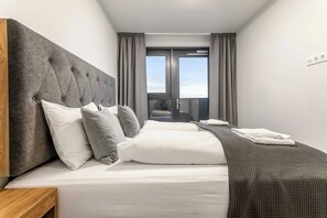 4 bedrooms, iron/ironing board, WiFi, bed sheets - EIR Four Bedroom Apartments (Reykjavík)
