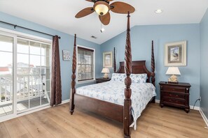 5 bedrooms, iron/ironing board, WiFi, bed sheets - Cute, spacious 4-bedroom townhouse with free WiFi and easy access to shops located downtown on the ocean block! (Ocean City)