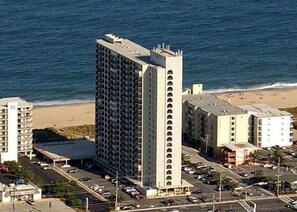 Exterior - Cozy 2 Bedroom Oceanfront Condo with Outdoor Pool, Coastal Decor, and Amazing View is Perfect for Families! (Ocean City)