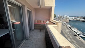 Terrace/patio - Bright studio with terrace and exceptional view of canals and Etang de Thau (Sète)