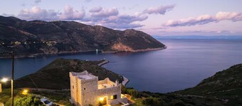 Taenarioum Antico - Mani Stone Tower with Sea View