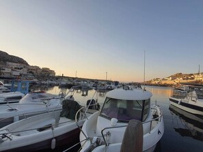 Marina - Loù Cabanoù 35 m from the seafront (Marseille)