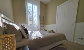 2 bedrooms, WiFi, bed sheets - Beldi: magnificent central 3p (Nice)