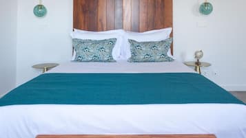 Iron/ironing board, WiFi, bed sheets, wheelchair access