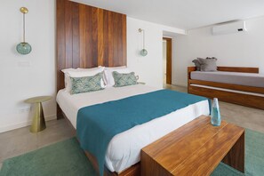 1 slaapkamer, een strijkplank/strijkijzer, wifi, beddengoed