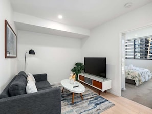TV - City-View 1BR Convenient Modern Apt/Free Parking (Brisbane)