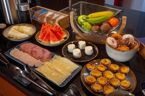 Comida y bebida