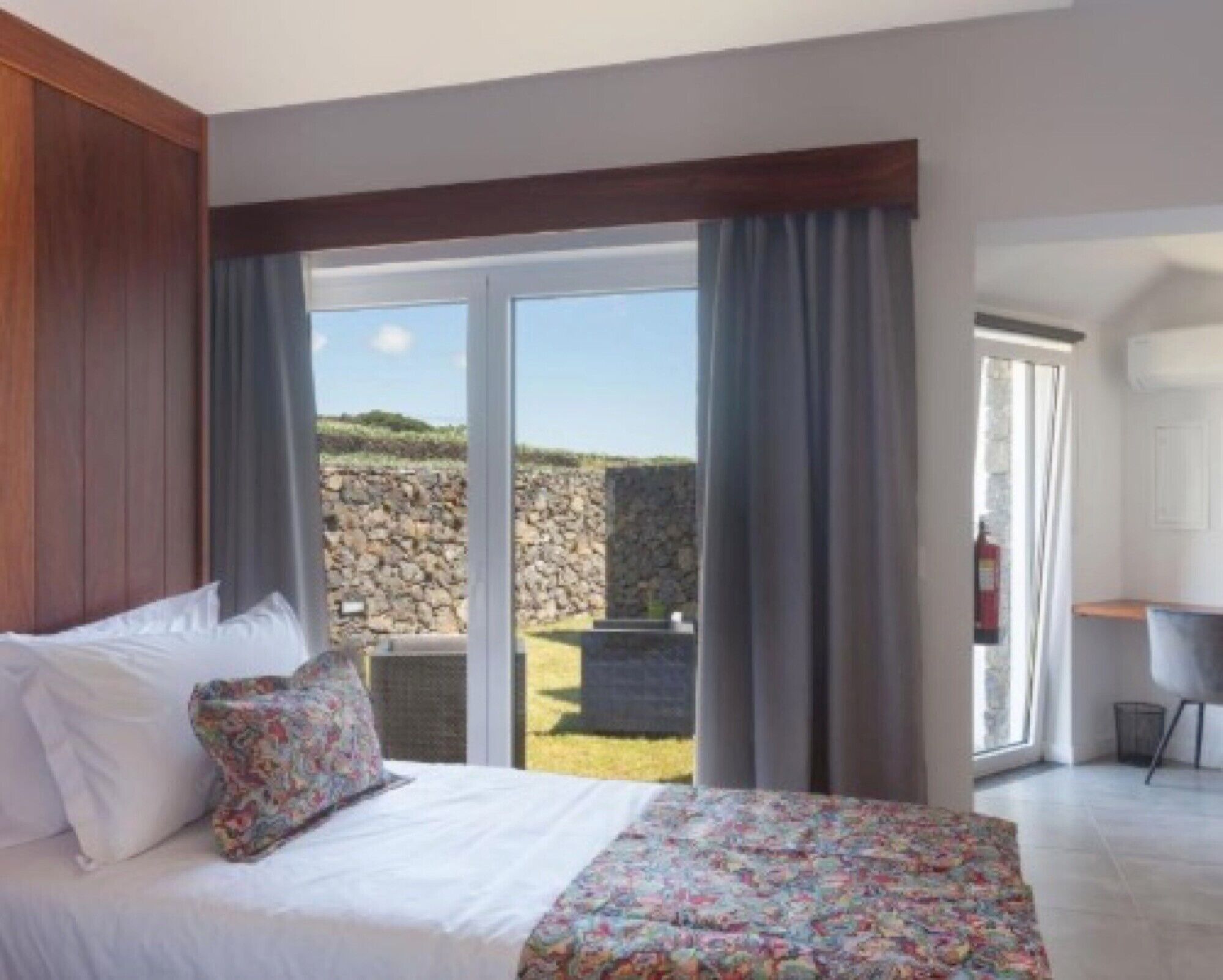 Fer et planche à repasser, Wi-Fi, draps fournis