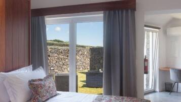 Fer et planche à repasser, Wi-Fi, draps fournis