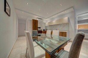 Dining - 3BR Penthouse w/ private Jacuzzi in St Julian’s (St. Julian`s)