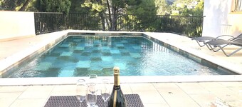 Spacious villa near beach with pool and Wi-Fi