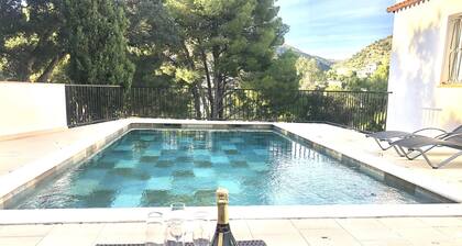 Spacious villa near beach with pool and Wi-Fi