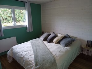 WiFi, bed sheets