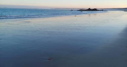 Chalet "Bord de Mer à Ode Vras" with Private Terrace, Garden & Wi-Fi