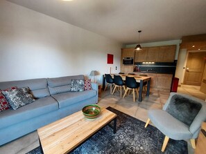 TV - Bright apartment with balcony and parking, Valmorel (Valmorel)