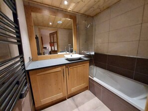 Hair dryer - Bright apartment with balcony and parking, Valmorel (Valmorel)