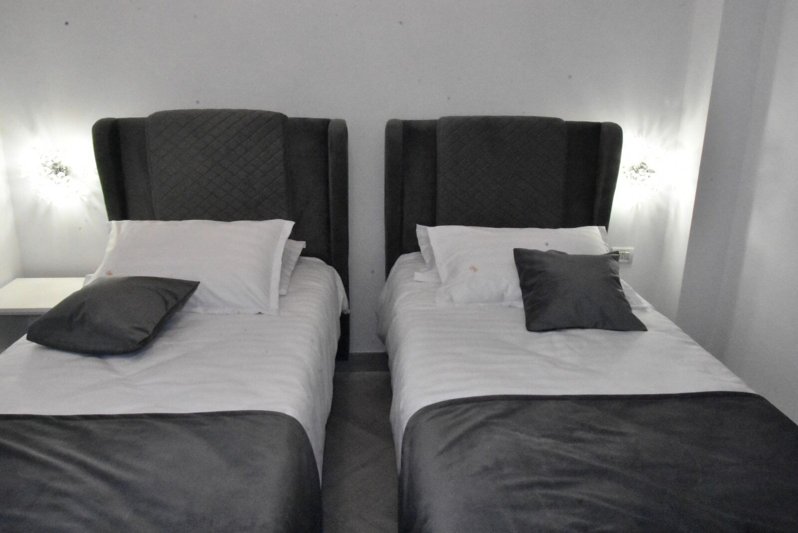 Phòng 2 giường đơn Tiêu chuẩn, quang cảnh thành phố | Bàn, khu vực làm việc phù hợp cho laptop 