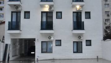 Mặt tiền nơi lưu trú