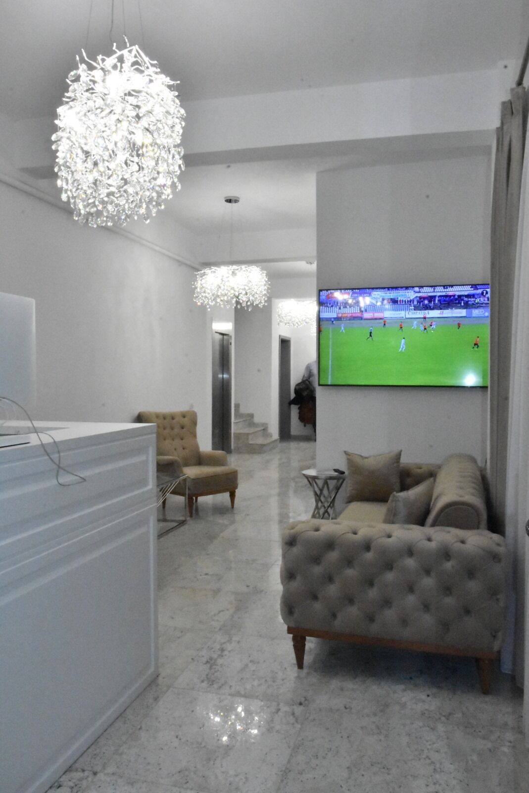 Área de estar no saguão