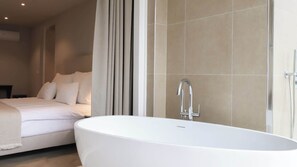 Bruser, hårtørrer, håndklæder