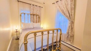 10 habitaciones, tabla de planchar con plancha y wifi gratis 