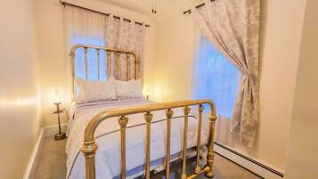 Silitysrauta/-lauta, vauvan matkasänky, ilmainen Wi-Fi, vuodevaatteet