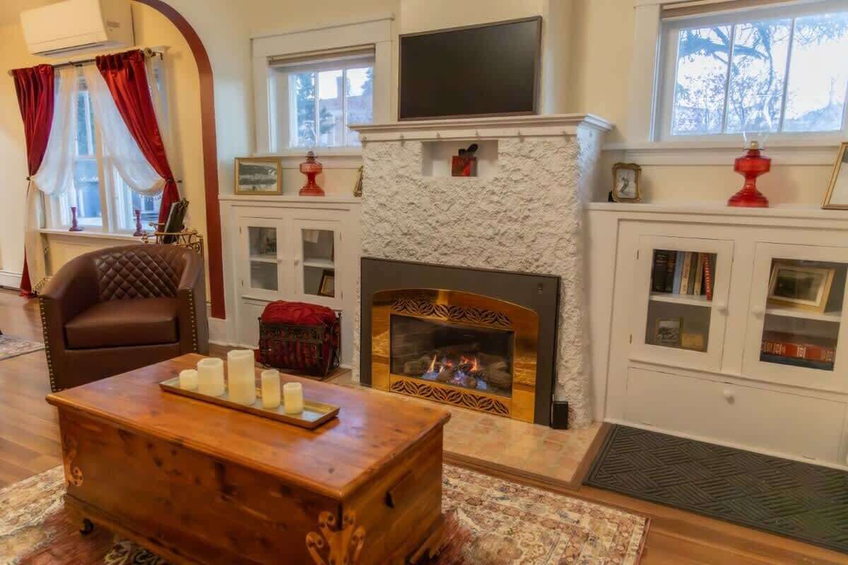 智能電視、壁爐、 辦公室