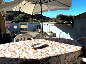 Outdoor dining - Lady House - Key to Villas (La Ciaccia)