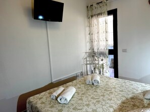 2 bedrooms, iron/ironing board, free WiFi, bed sheets - Lady House - Key to Villas (La Ciaccia)